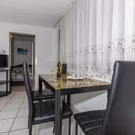 In 42253 Apartment *